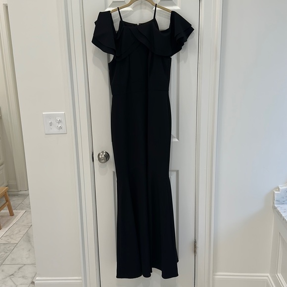 Nicole Miller cold shoulder formal gown. Black. Size 10. - Picture 1 of 4